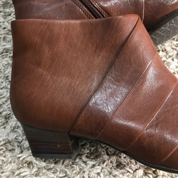 Sofft Racheal leather ankle booties in cognac brown 8M - Picture 5 of 11